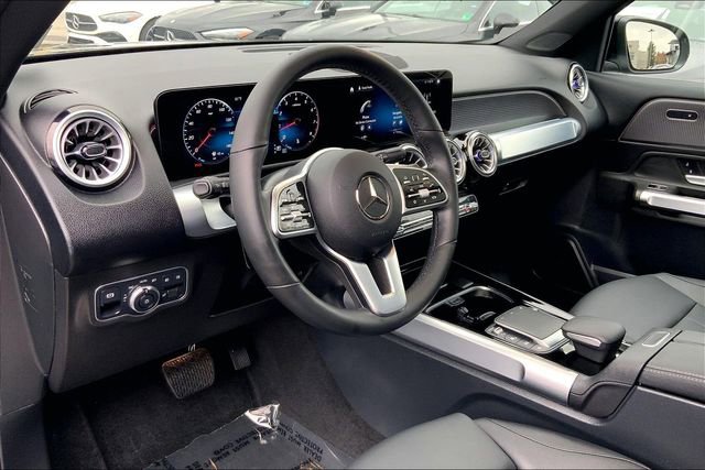 Certified 2022 Mercedes-Benz GLB 250 4MATIC image 14