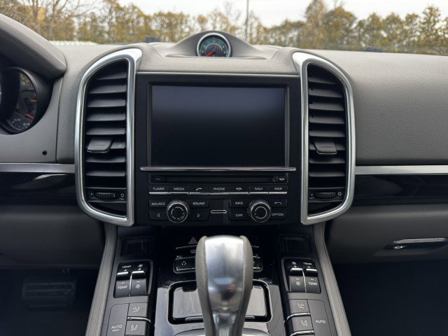 Used 2013 Porsche Cayenne image 23