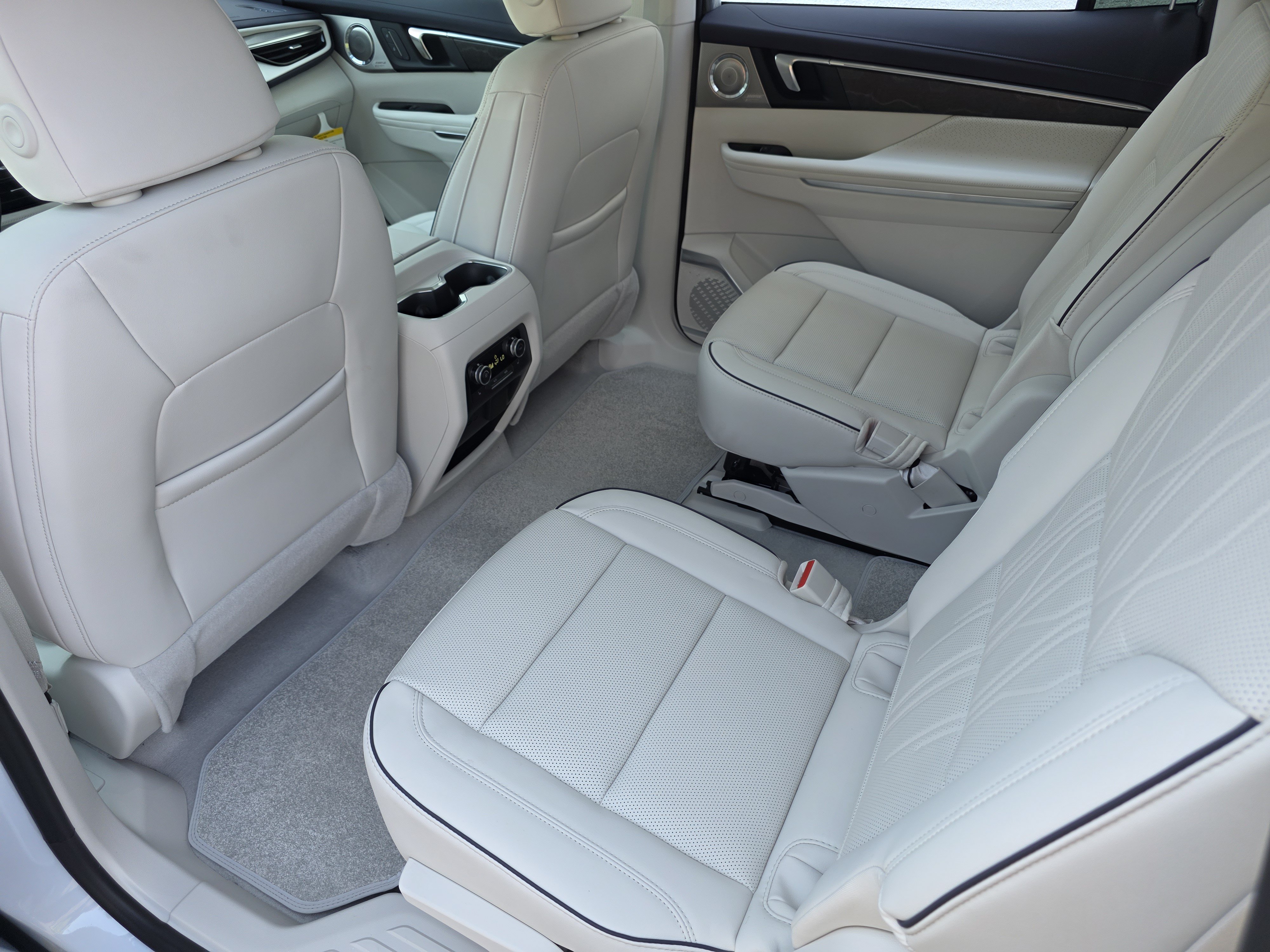 New 2027 Buick Enclave Avenir FWD image 34