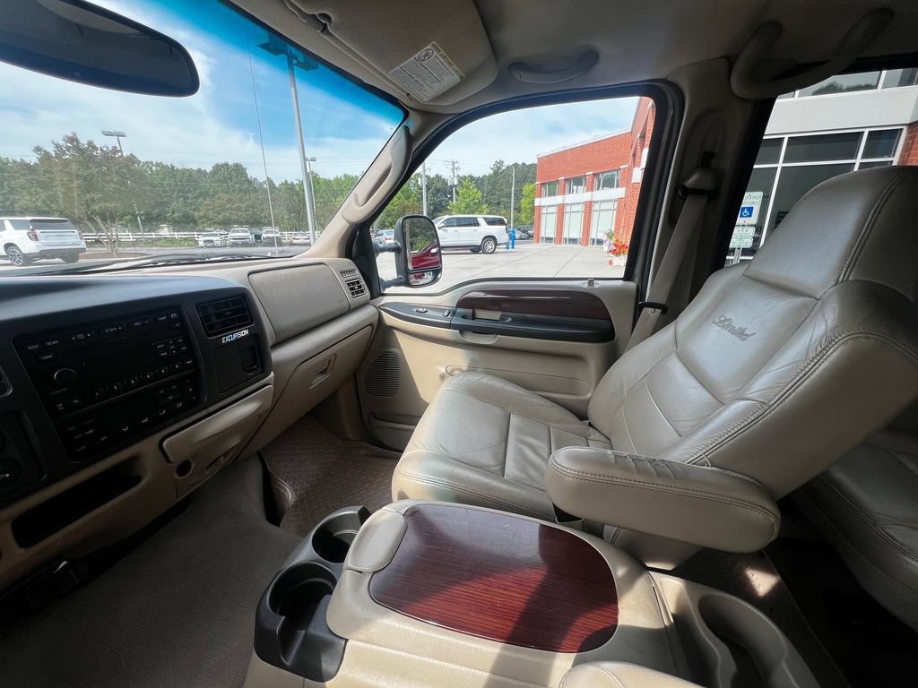 Used 2005 Ford Excursion Limited AWD/4WD image 12
