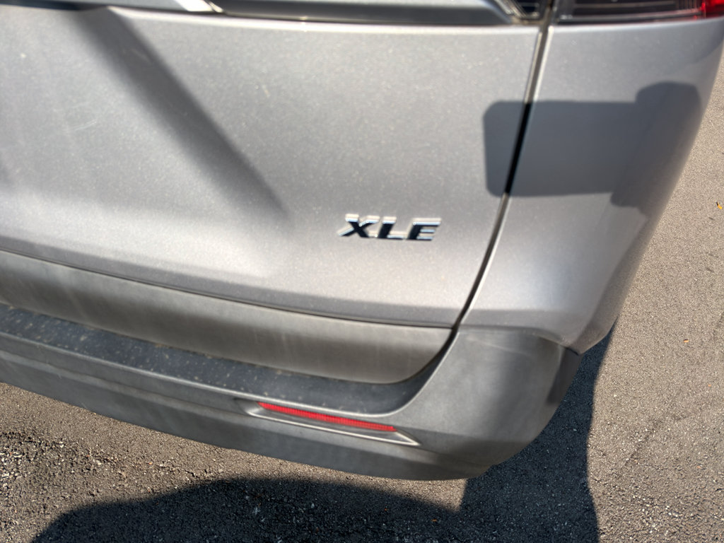 Used 2020 Toyota RAV4 XLE FWD image 5