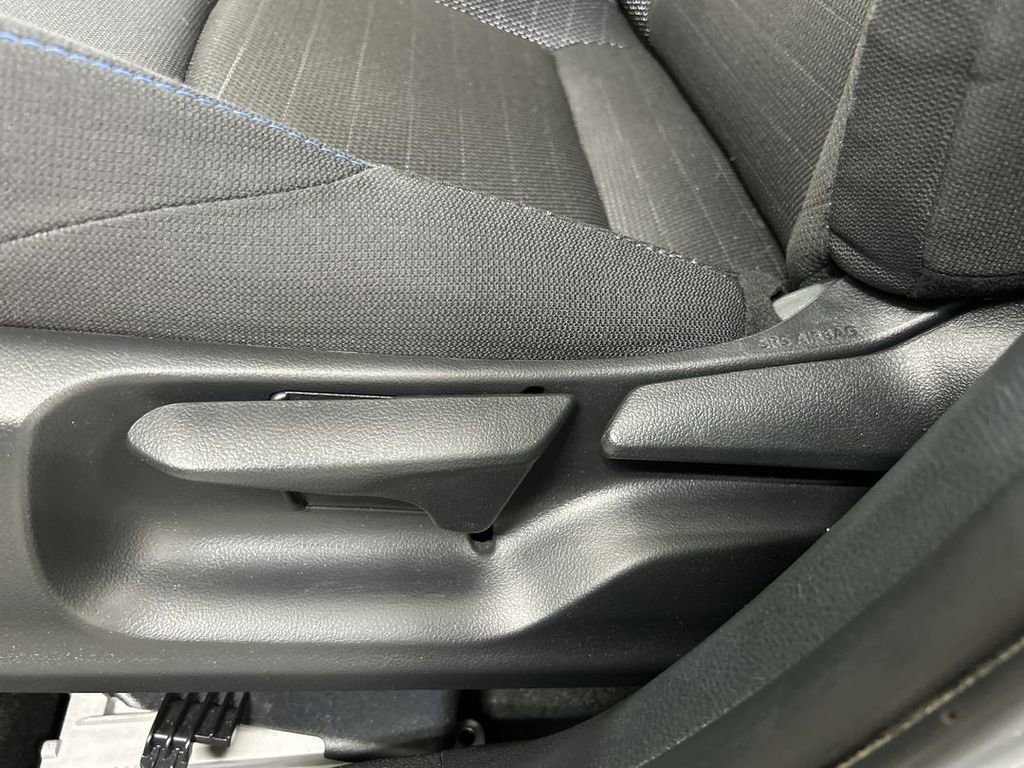 Used 2024 Toyota Corolla Cross AWD Hybrid w/ Moonroof Package image 10