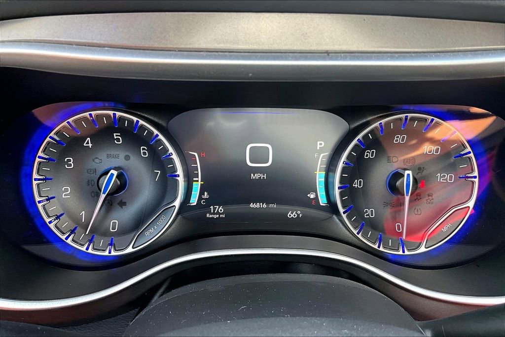 Used 2024 Chrysler Pacifica Touring-L image 29