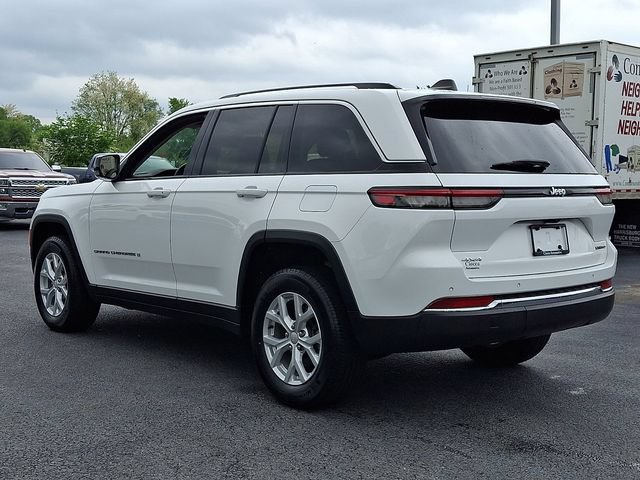 Used 2023 Jeep Grand Cherokee Limited AWD/4WD image 7