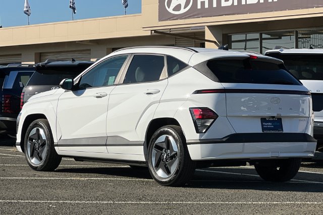 Certified 2024 Hyundai Kona SEL FWD image 8