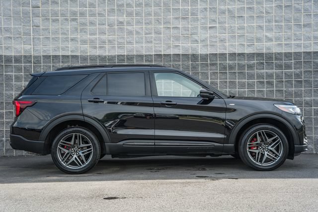 Used 2025 Ford Explorer ST-Line w/ ST-Line Street Pack AWD/4WD image 4