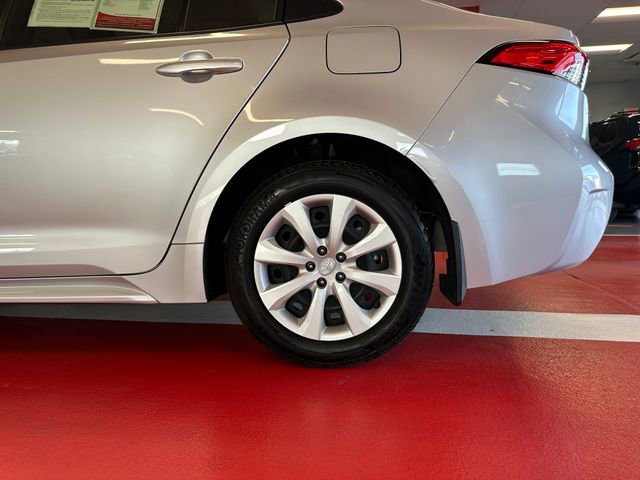 Used 2023 Toyota Corolla LE w/ Carpet Mat Package (TMS) image 27