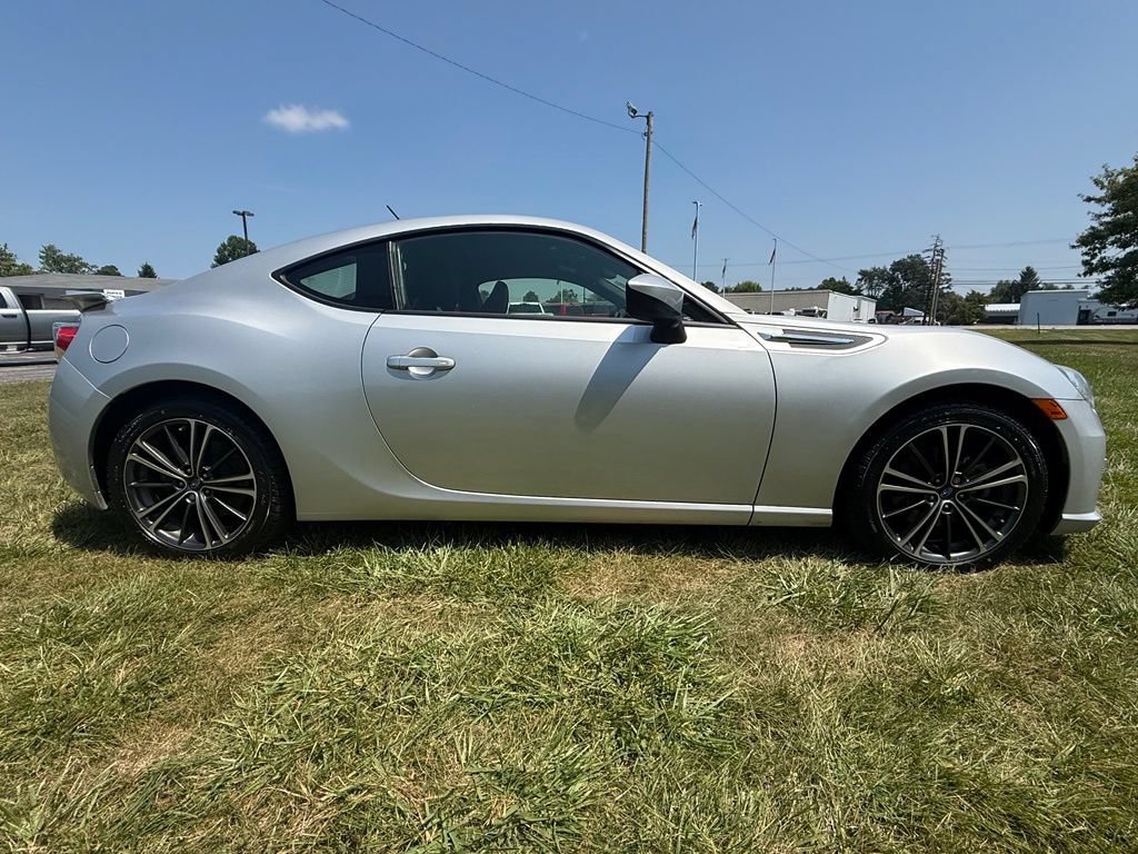Used 2013 Subaru BRZ Limited w/ Popular Pkg 1B RWD image 2
