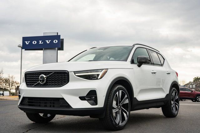 New 2026 Volvo XC40 B5 Ultra w/ Protection Package Premier image 3