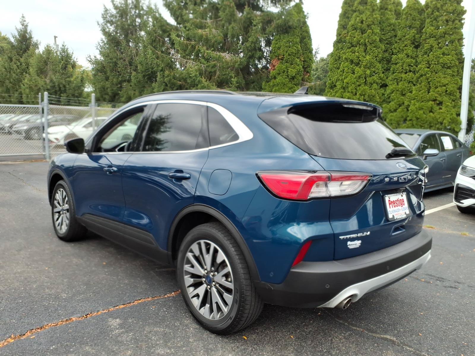 Used 2020 Ford Escape Titanium AWD/4WD image 4