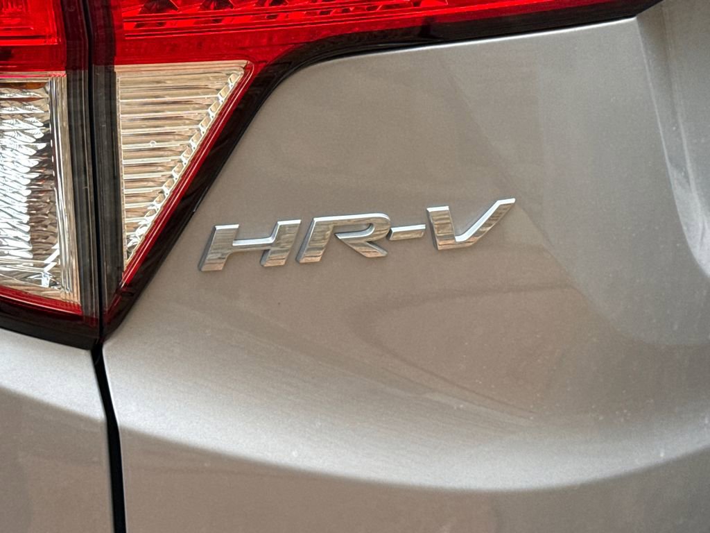 Used 2021 Honda HR-V LX image 9