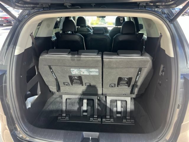 Certified 2024 Kia Carnival SX Prestige FWD image 24