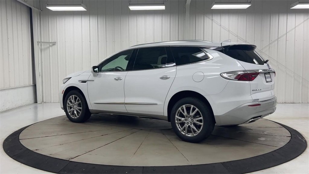Used 2023 Buick Enclave Essence w/ Experience Buick Package image 6