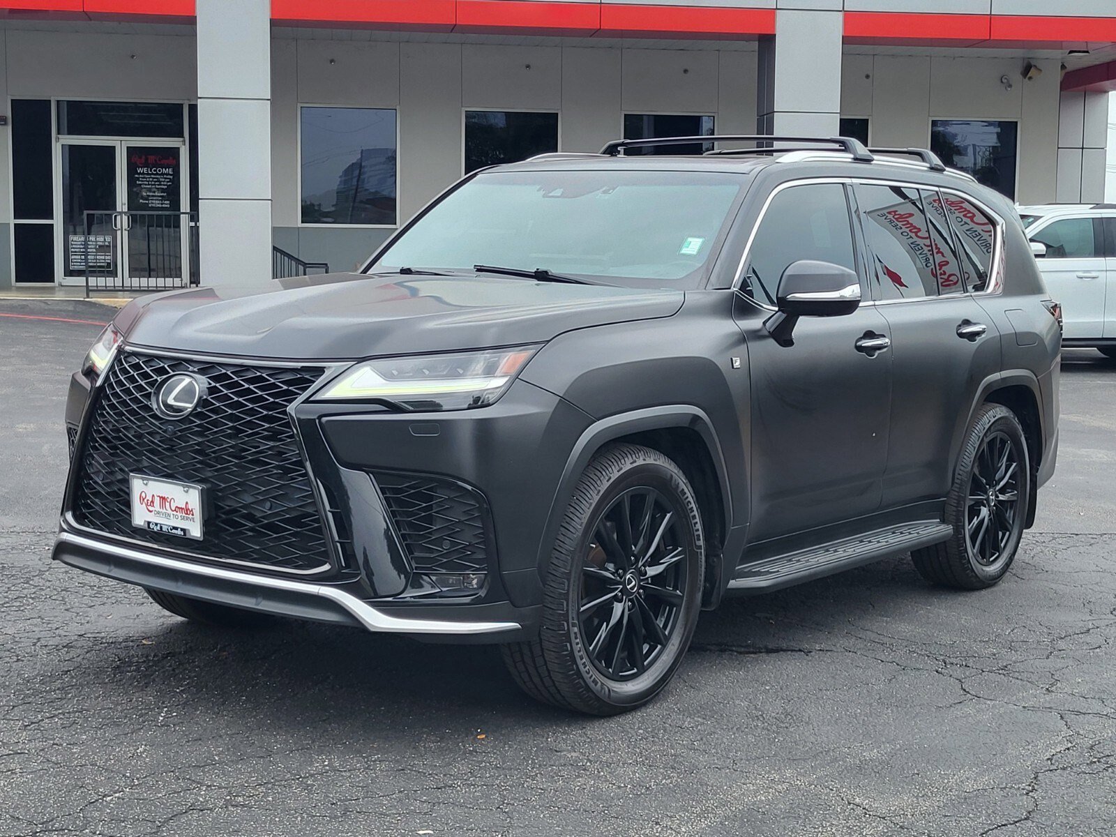 Used 2023 Lexus LX 600 F Sport w/ Accessory Package (Z1) AWD/4WD image 8