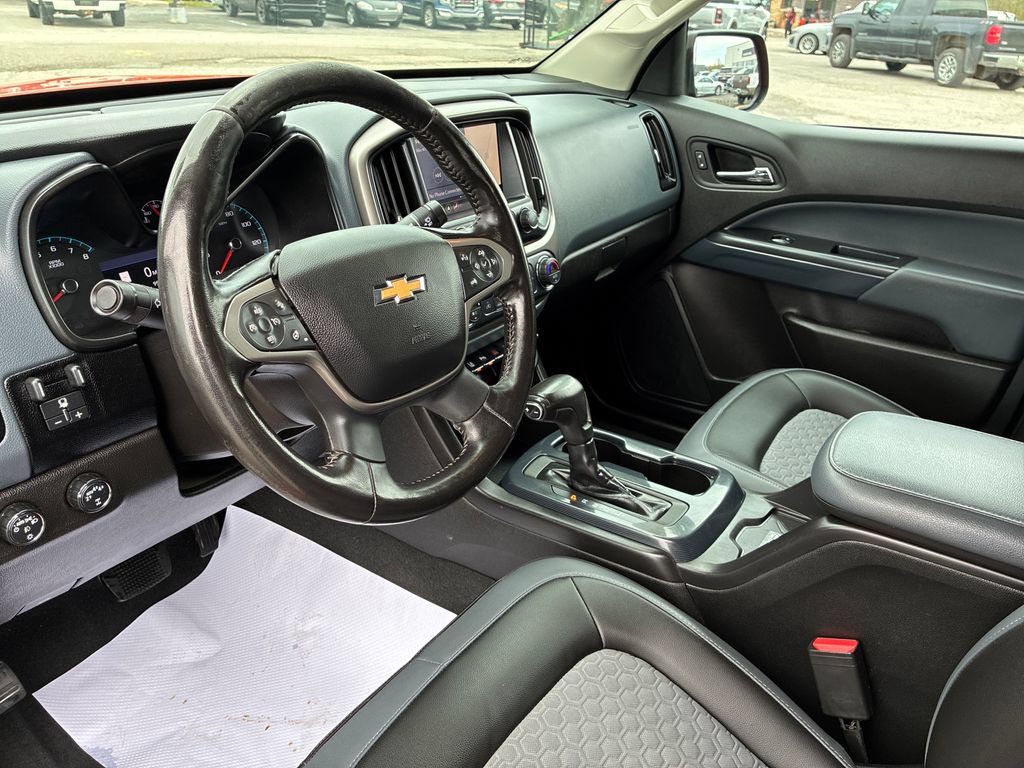 Used 2021 Chevrolet Colorado Z71 w/ Safety Package AWD/4WD image 16