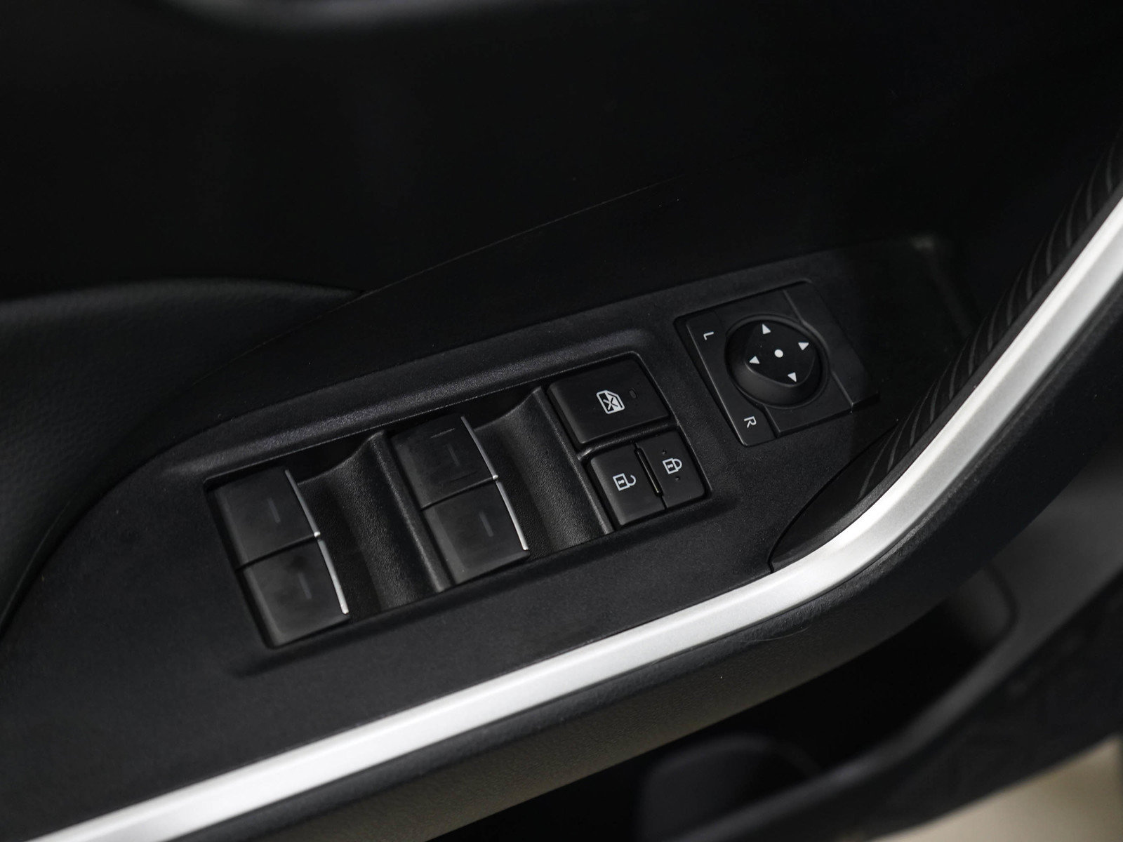 Used 2023 Toyota RAV4 AWD Hybrid image 19