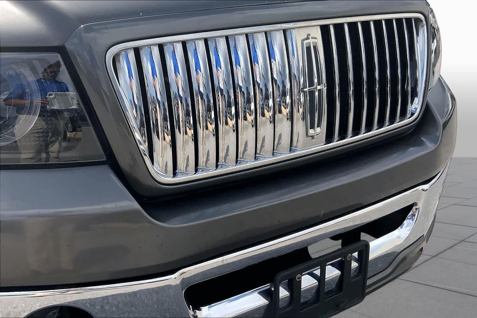 Used 2006 Lincoln Mark LT 2WD image 28