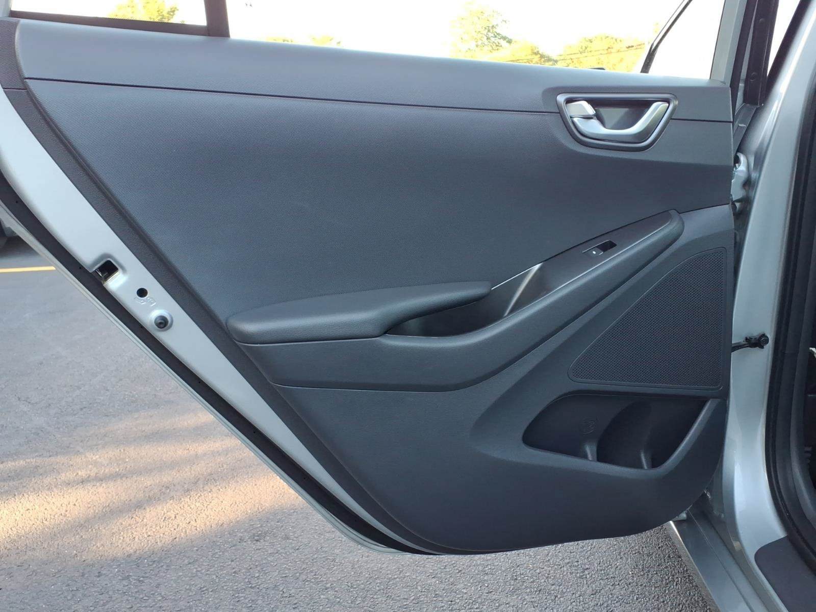 Used 2022 Hyundai Ioniq SEL FWD image 17