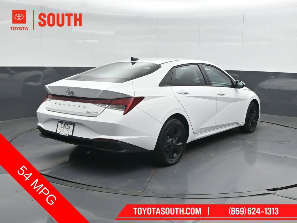 Used 2023 Hyundai Elantra Blue image 2