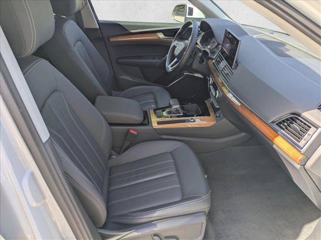 Used 2023 Audi Q5 2.0T Premium w/ Convenience Package AWD/4WD image 21
