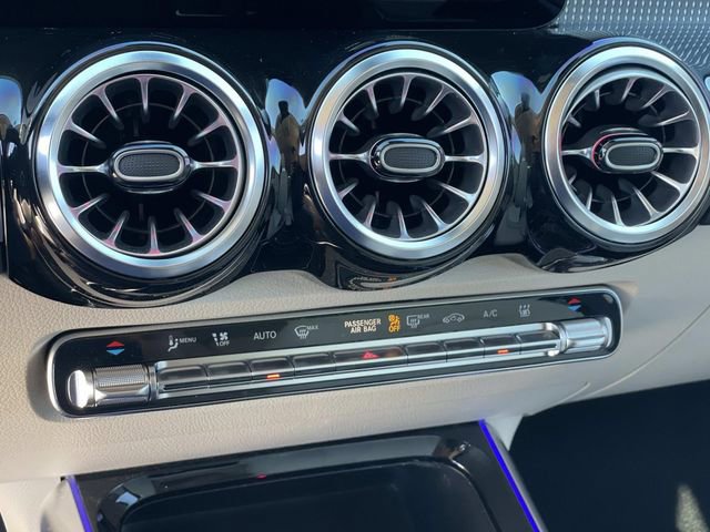 Used 2023 Mercedes-Benz EQB 300 300 image 17