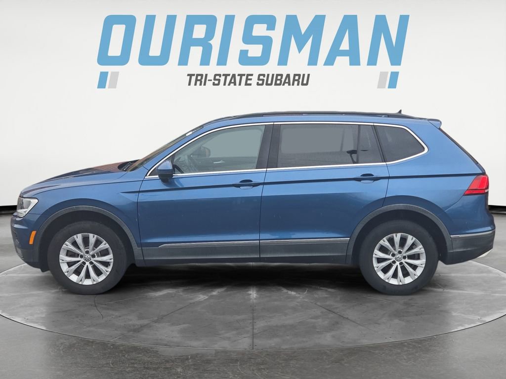 Used 2018 Volkswagen Tiguan SE w/ Panoramic Sunroof Package image 3