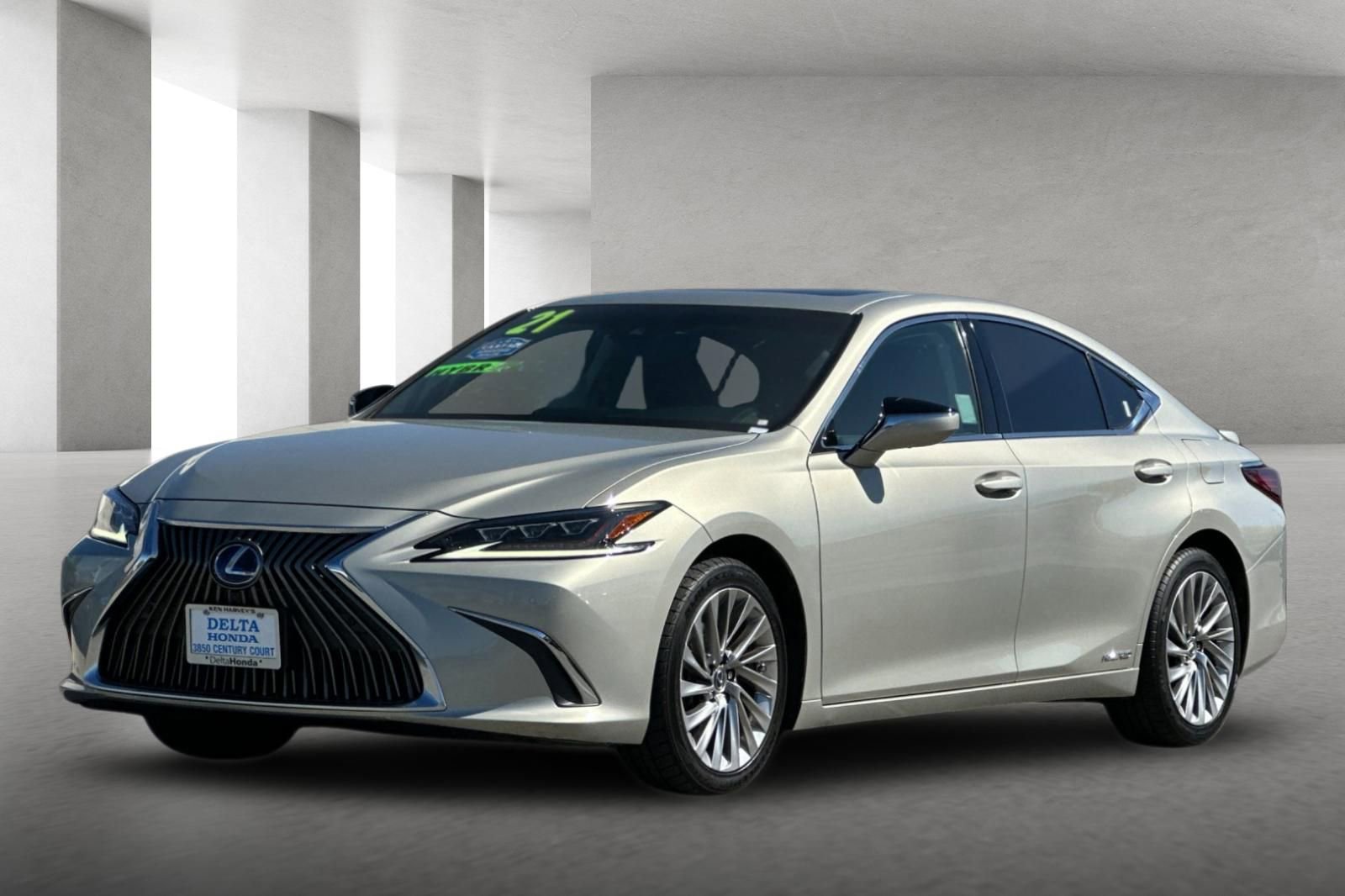 Used 2021 Lexus ES 300h 300h Luxury w/ Accessory Package 2 image 8