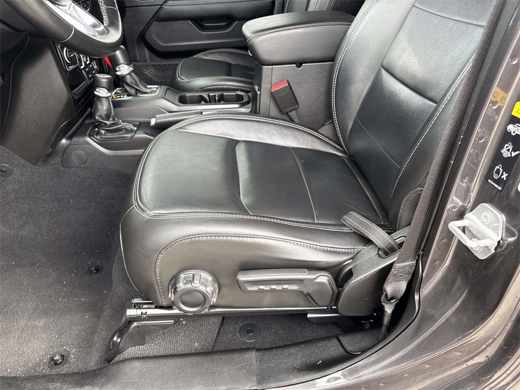 Used 2021 Jeep Wrangler Unlimited Sahara w/ Cold Weather Group image 10