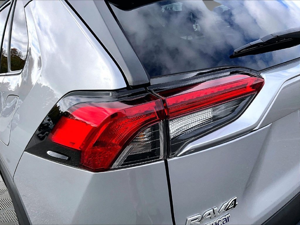 Used 2022 Toyota RAV4 XLE AWD/4WD image 34