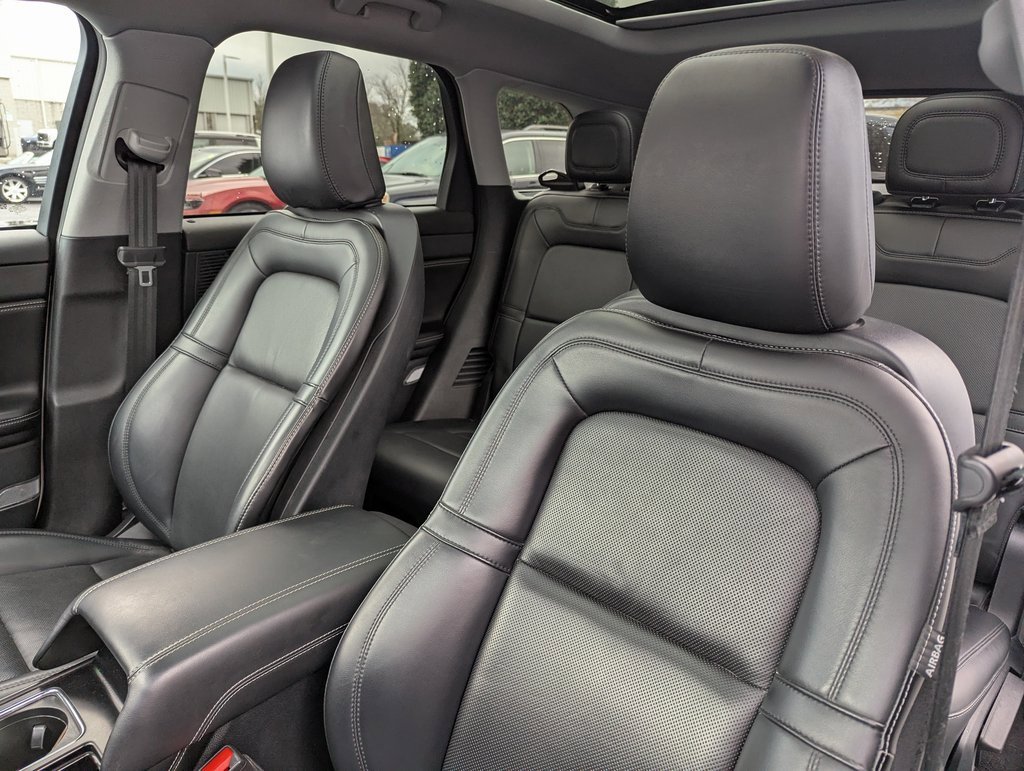 Used 2021 Lincoln Corsair AWD w/ Premium Package image 12