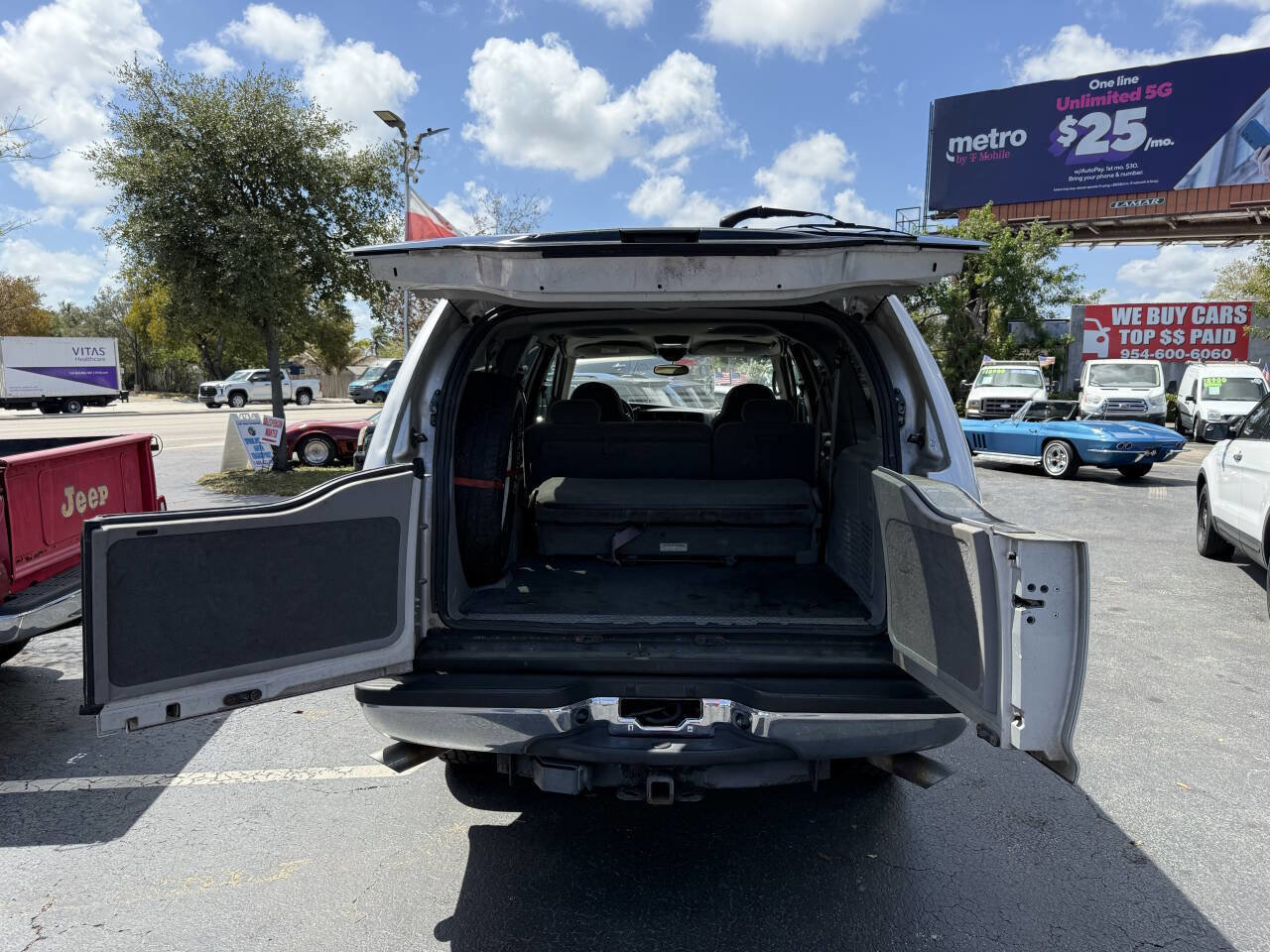 Used 2001 Ford Excursion XLT image 17