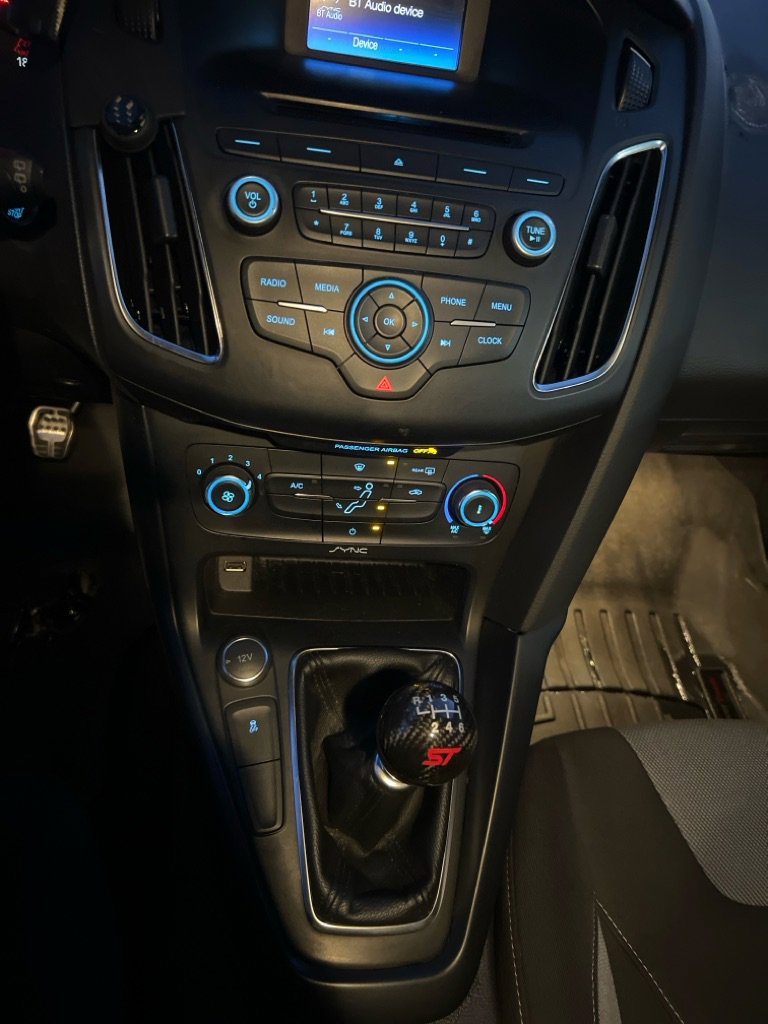 Used 2017 Ford Focus ST image 30