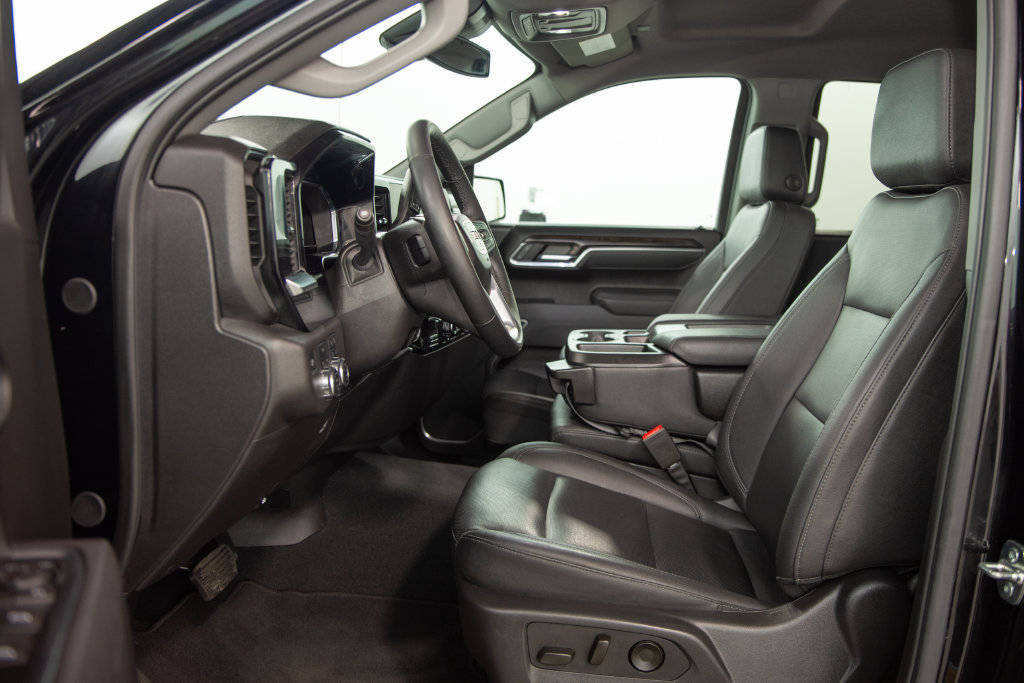 Used 2025 GMC Sierra 1500 SLT AWD/4WD image 7