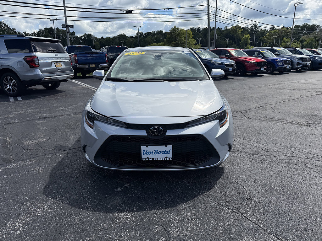 Used 2022 Toyota Corolla LE w/ Carpet Mat Package (TMS) FWD image 10