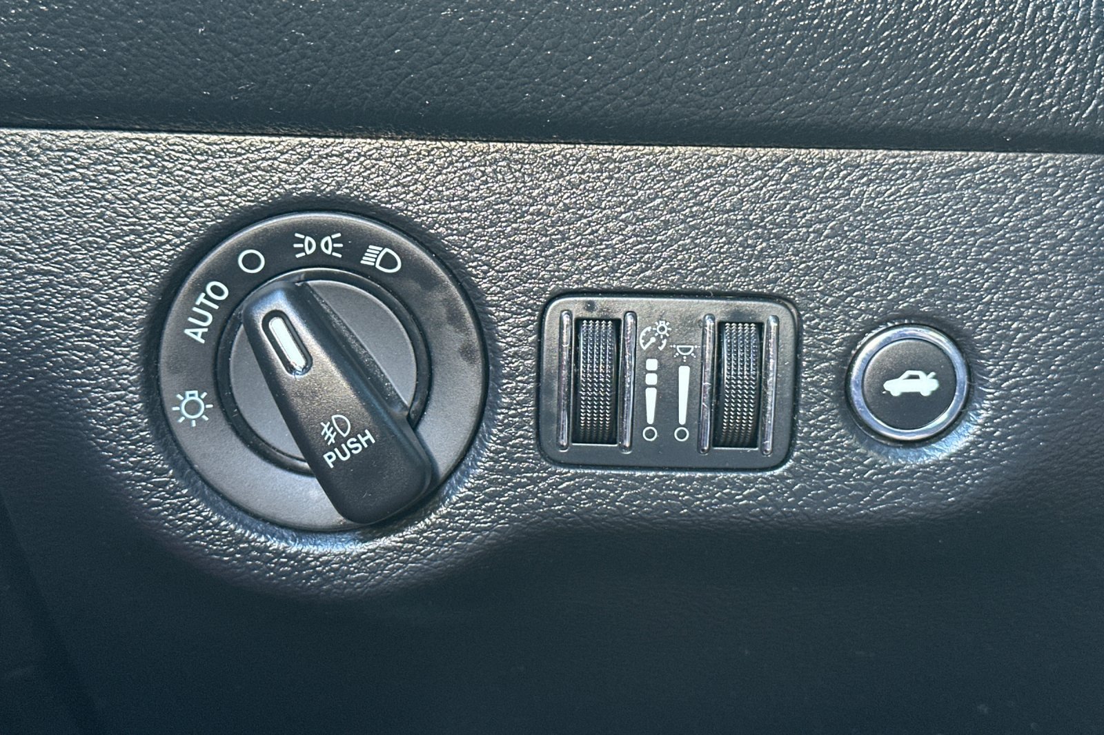 Used 2016 Dodge Challenger R/T Plus RWD image 41