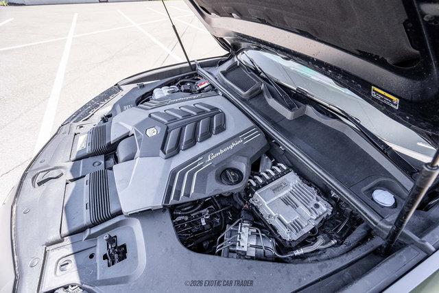 Used 2021 Lamborghini Urus AWD/4WD image 17
