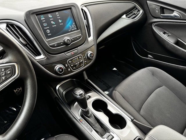 Used 2017 Chevrolet Malibu Hybrid image 17