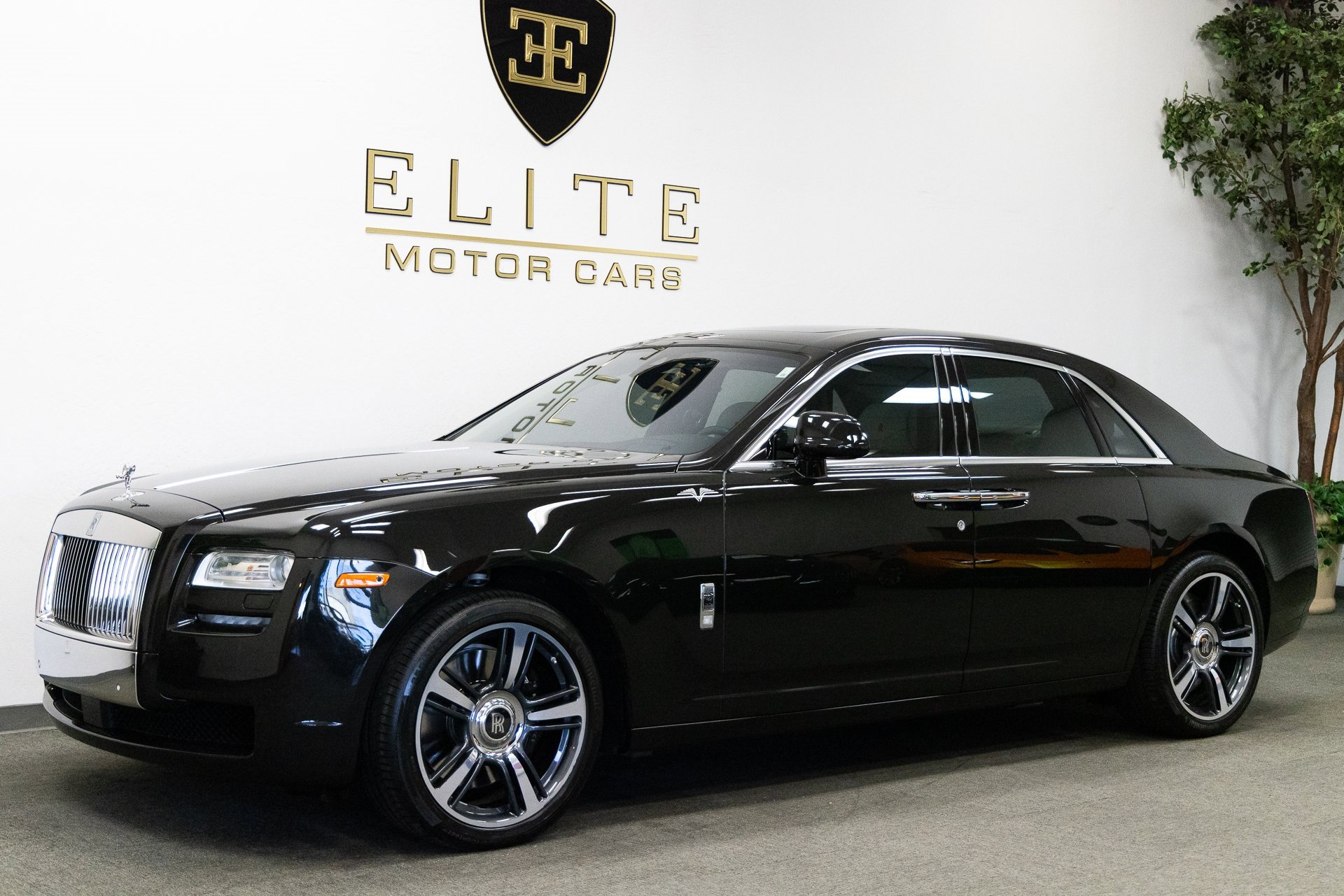 Used 2014 Rolls-Royce Ghost image 1