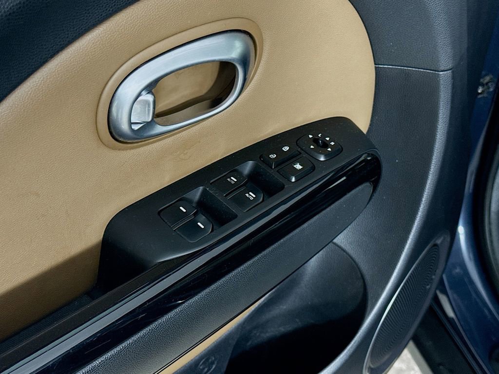 Used 2016 Kia Soul + w/ Audio Package image 23