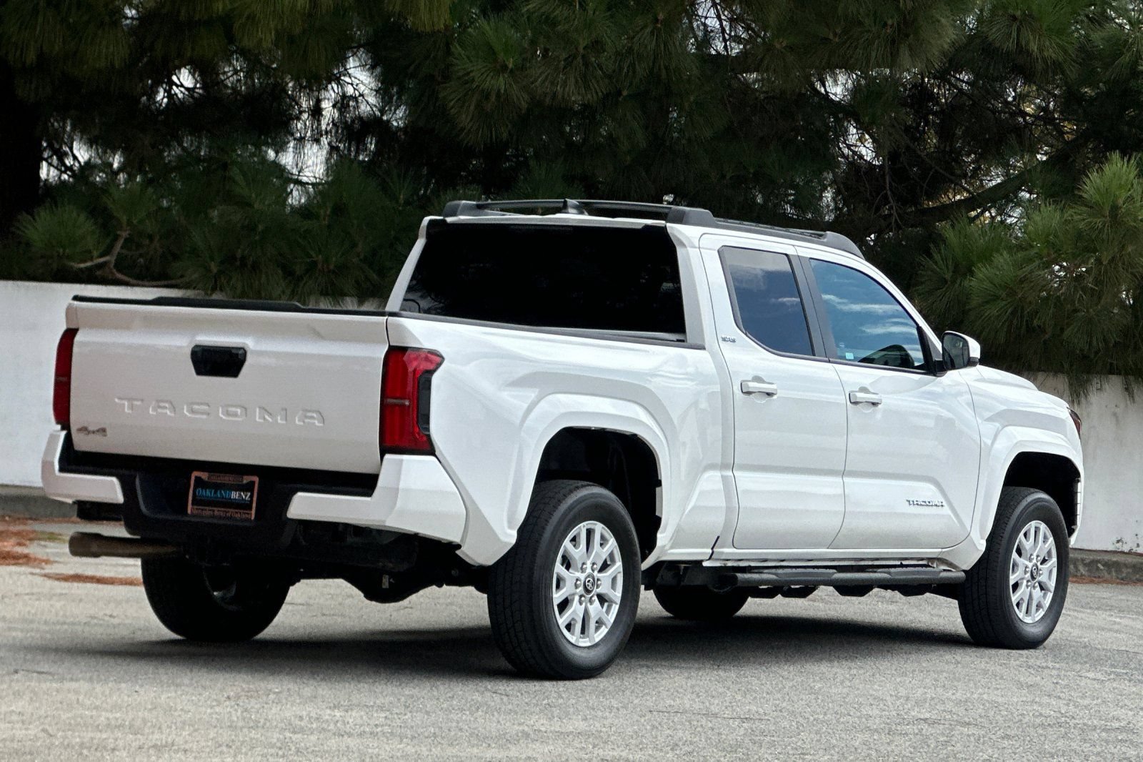 Used 2024 Toyota Tacoma SR5 AWD/4WD image 4