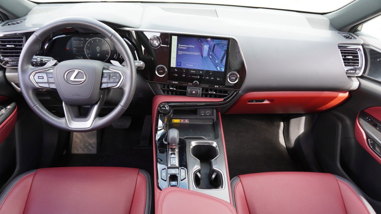 Used 2025 Lexus NX 250 FWD w/ Towing Package (2000 Lbs) image 27