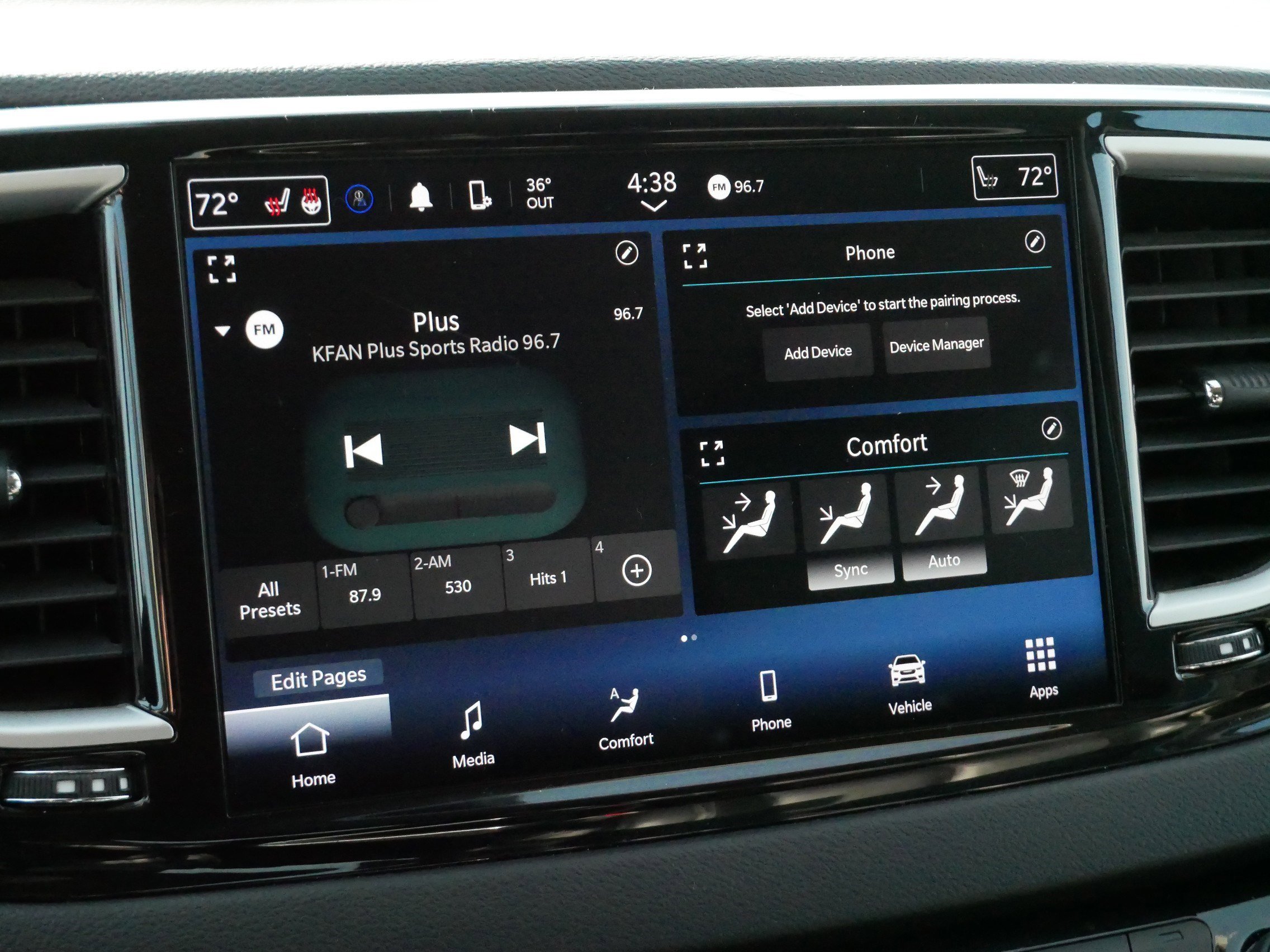 Used 2024 Chrysler Pacifica Touring-L image 22