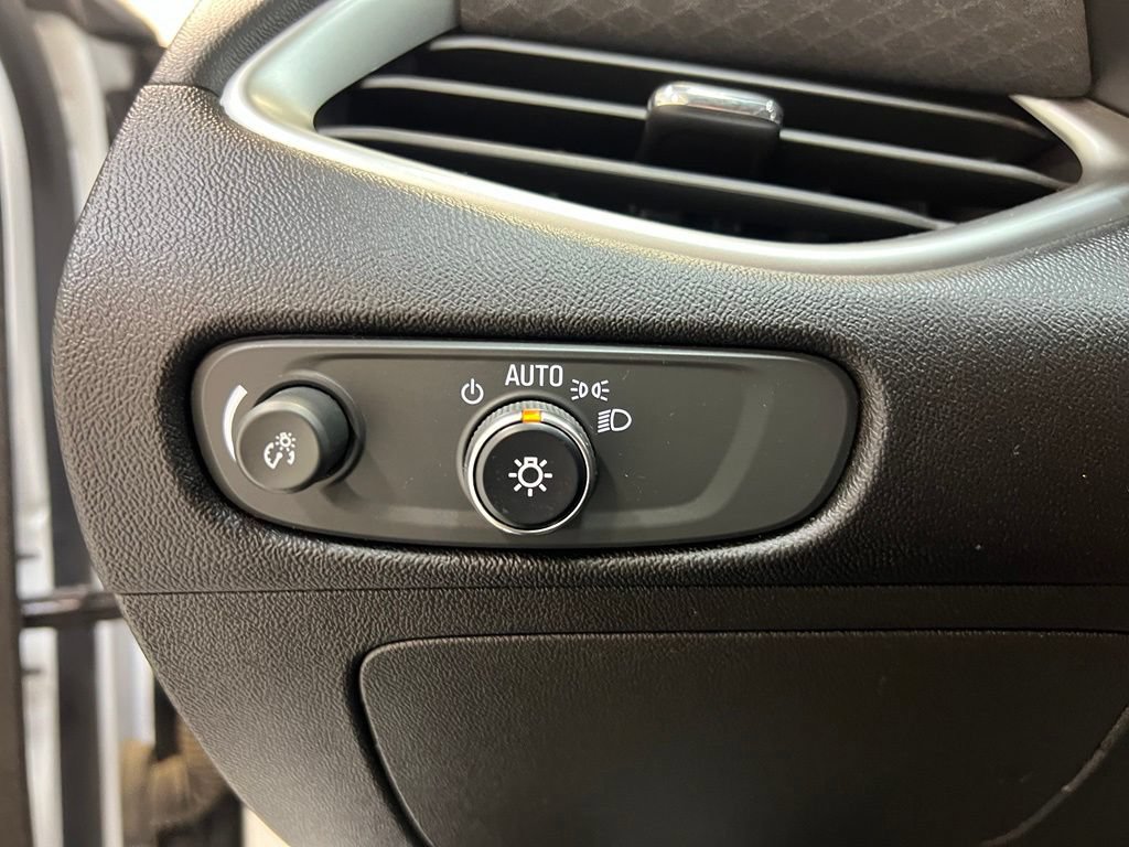 Used 2023 Chevrolet Malibu LS FWD image 18