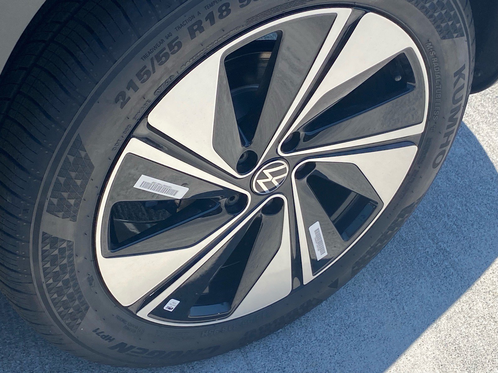 New 2026 Volkswagen Taos SE AWD/4WD image 13