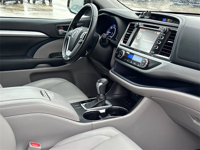 Used 2019 Toyota Highlander XLE image 14