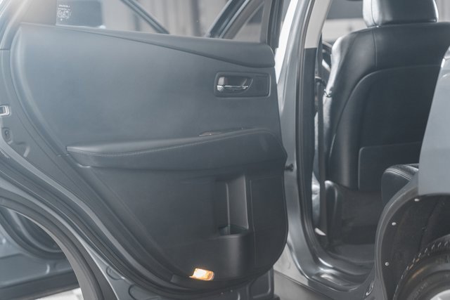 Used 2013 Lexus RX 450h AWD image 39