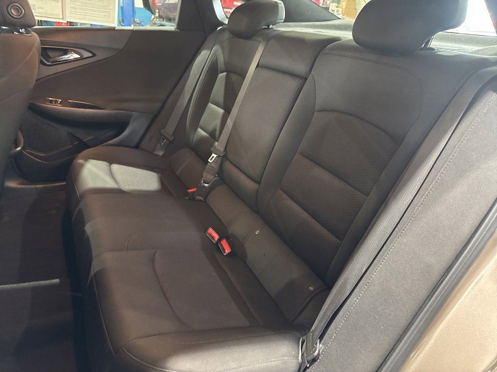 Used 2020 Chevrolet Malibu LT image 28