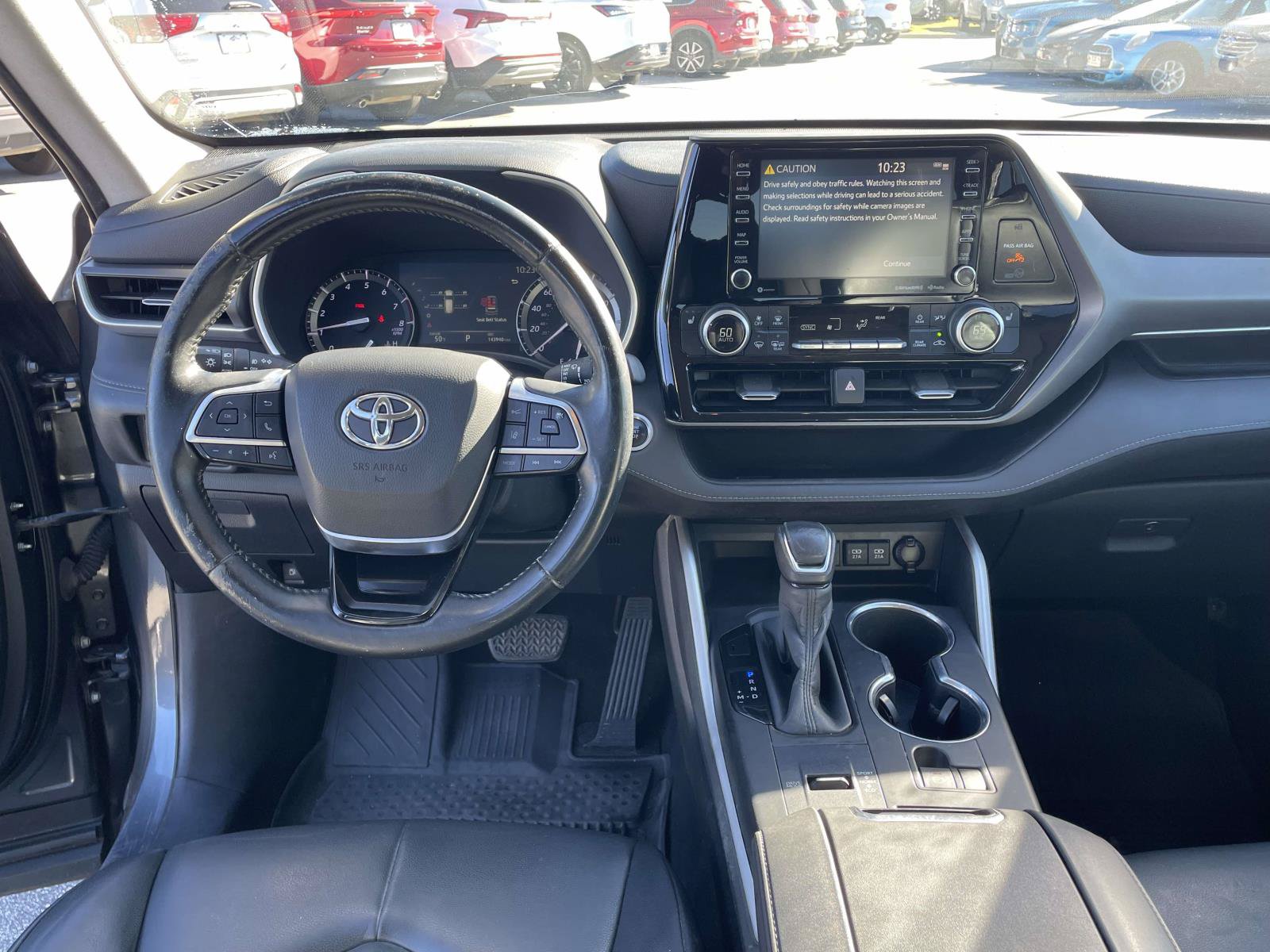 Used 2020 Toyota Highlander XLE FWD image 4