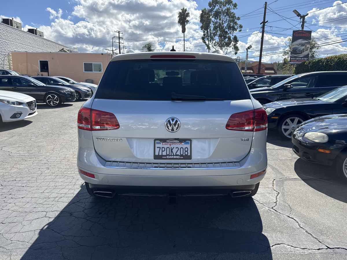 Used 2014 Volkswagen Touareg TDI image 6