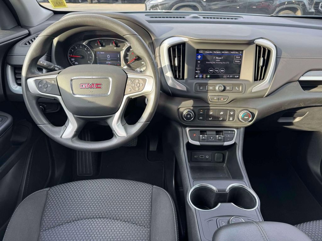 Used 2023 GMC Terrain SLE w/ Elevation Edition image 17